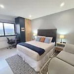 Silvertop - A Magical Apartment With Great View