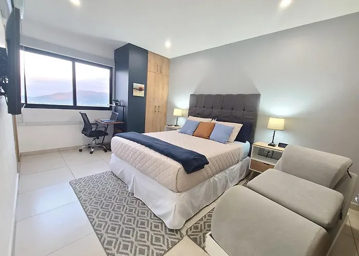 Silvertop - A Magical Apartment With Great View