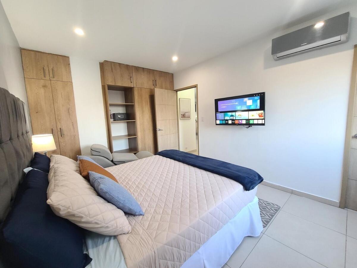 Silvertop - A Magical With Great View * San Salvador