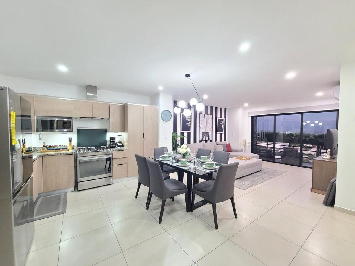 Silvertop - A Magical With Great View Apartment