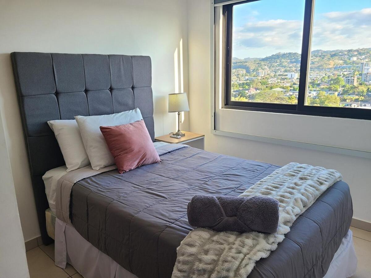 Silvertop - A Magical With Great View San Salvador