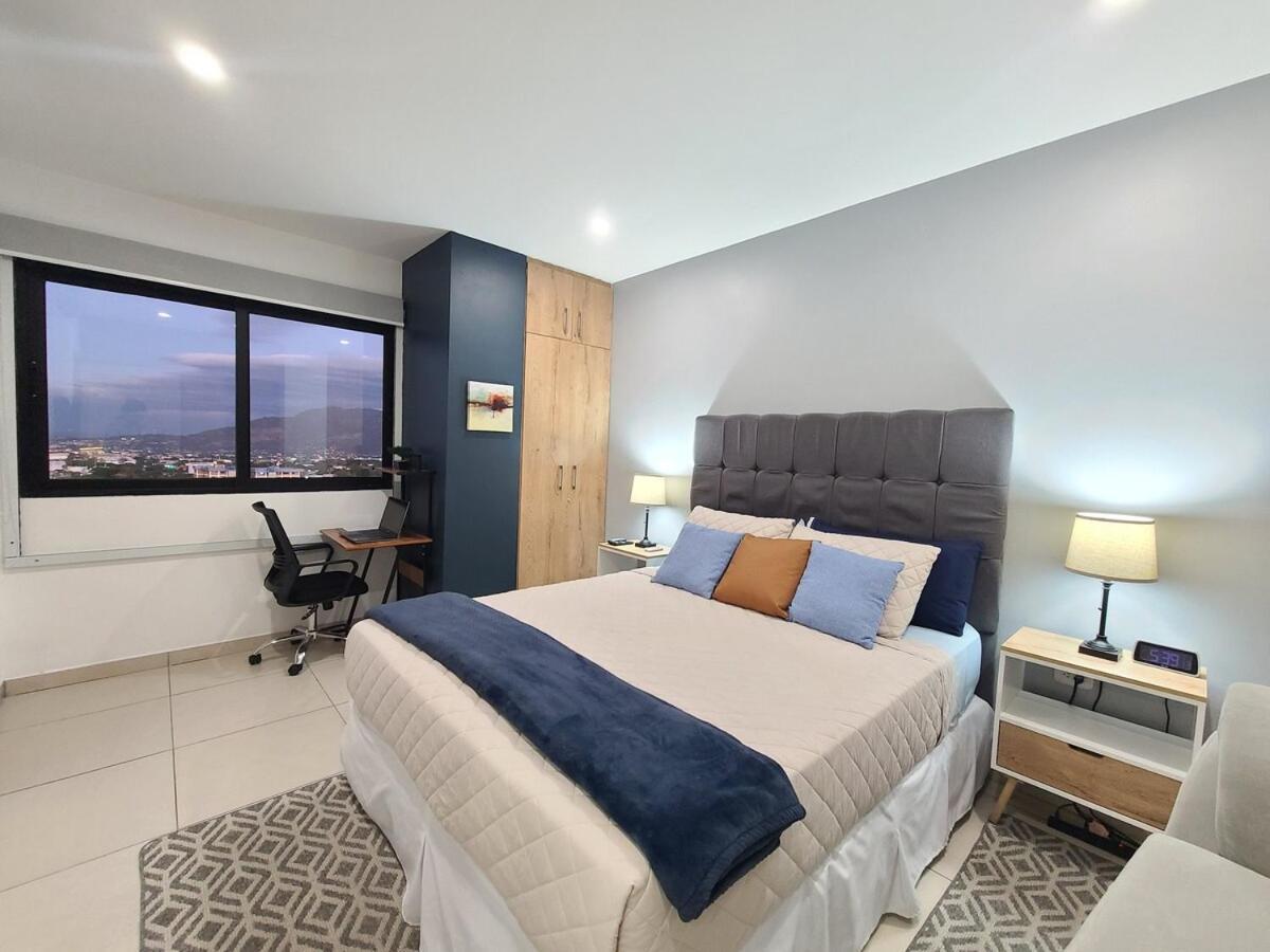 Silvertop - A Magical With Great View * San Salvador