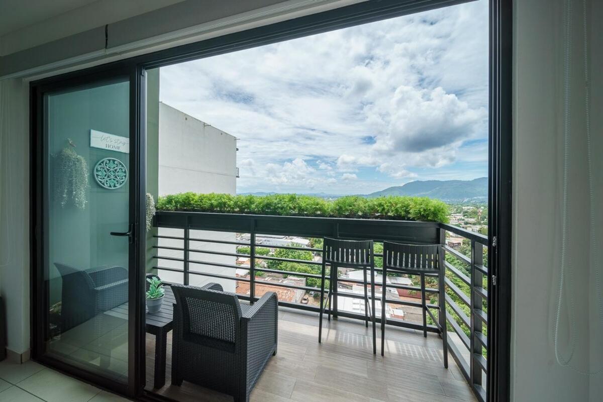 Silvertop - A Magical With Great View Apartment